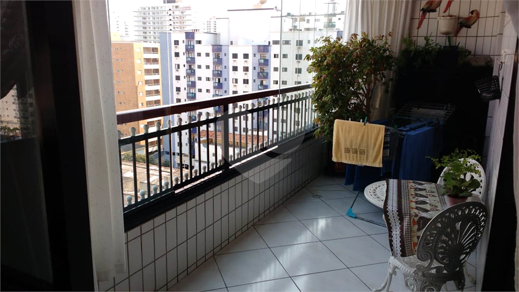 Apartamento na praia grande/Vende
