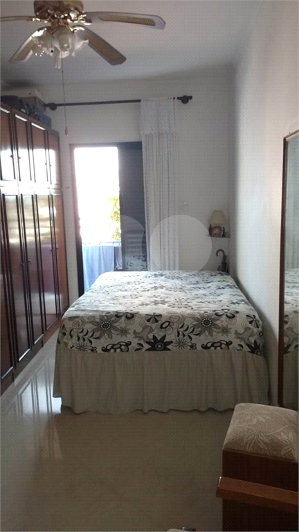 Apartamento na praia grande/Vende
