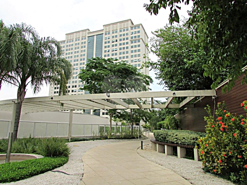 Sala comercial unificadas com a metragem de 87,21 metros quadrados. 8 minutos do Metrô