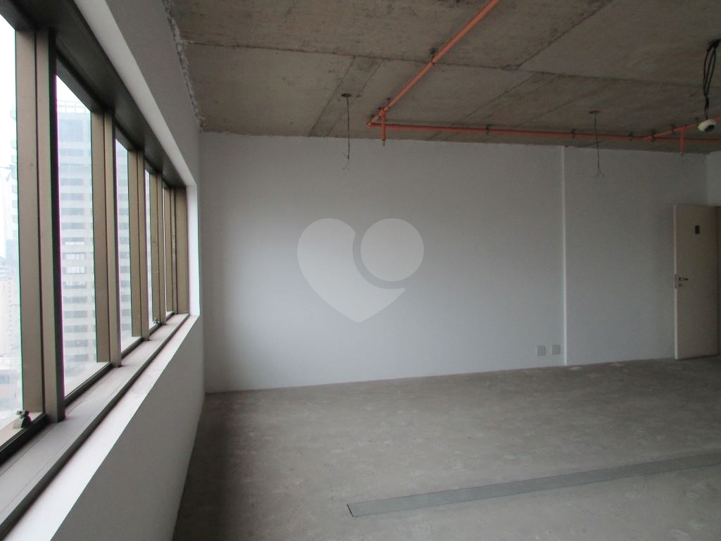 Sala comercial unificadas com a metragem de 87,21 metros quadrados. 8 minutos do Metrô