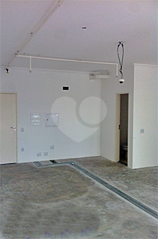 Sala comercial unificadas com a metragem de 87,21 metros quadrados. 8 minutos do Metrô