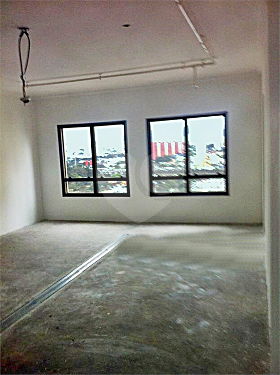 Sala comercial unificadas com a metragem de 87,21 metros quadrados. 8 minutos do Metrô