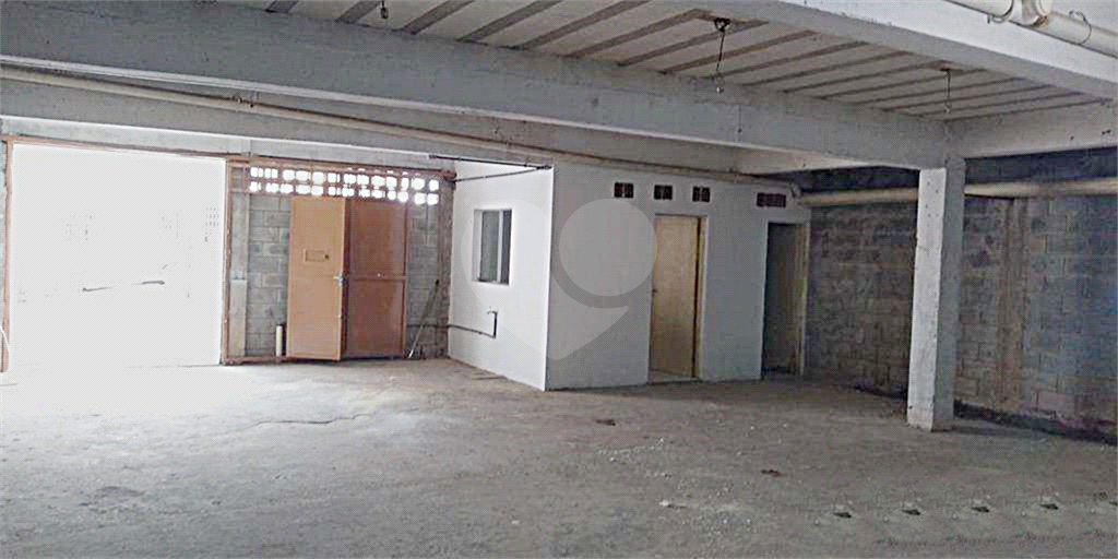 Prédio projetado para a construção de 12 apartamentos,