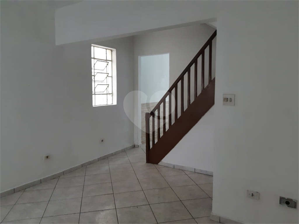 Sobrado à venda com 3 quartos, 100m² - Foto 2