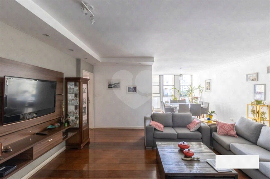 APARTAMENTO em HIGIENÓPOLIS