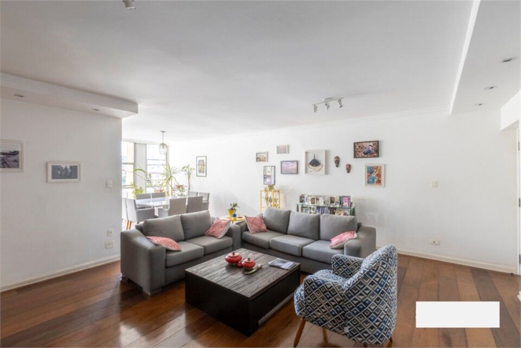 APARTAMENTO em HIGIENÓPOLIS