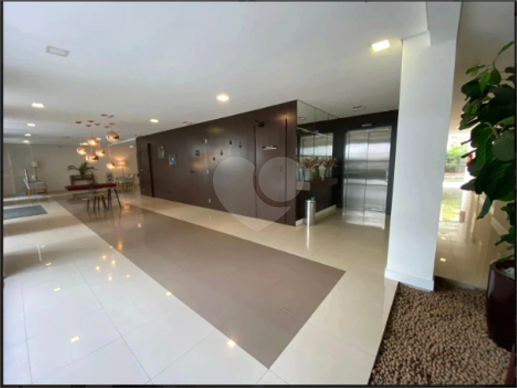 Real Parque Agradável apartamento com varanda na copa da árvore e na melhor prumada do edifício!!!