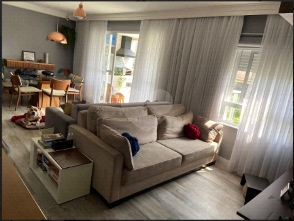 Real Parque Agradável apartamento com varanda na copa da árvore e na melhor prumada do edifício!!!