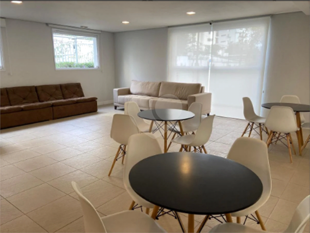 Real Parque Agradável apartamento com varanda na copa da árvore e na melhor prumada do edifício!!!