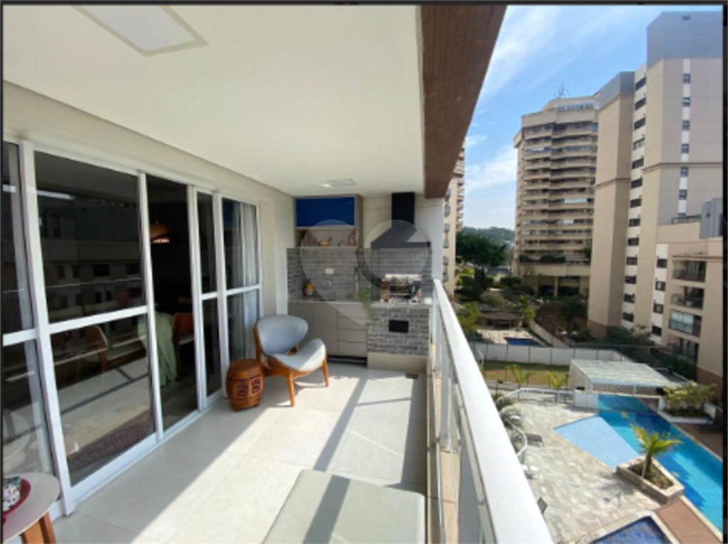 Real Parque Agradável apartamento com varanda na copa da árvore e na melhor prumada do edifício!!!