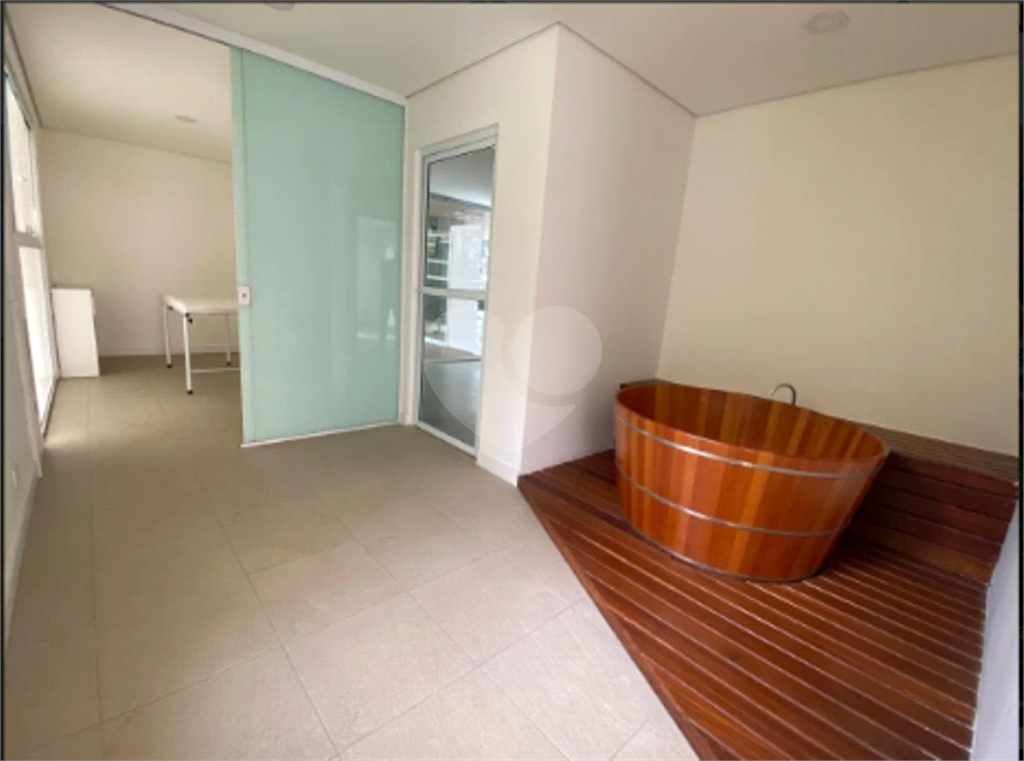 Real Parque Agradável apartamento com varanda na copa da árvore e na melhor prumada do edifício!!!