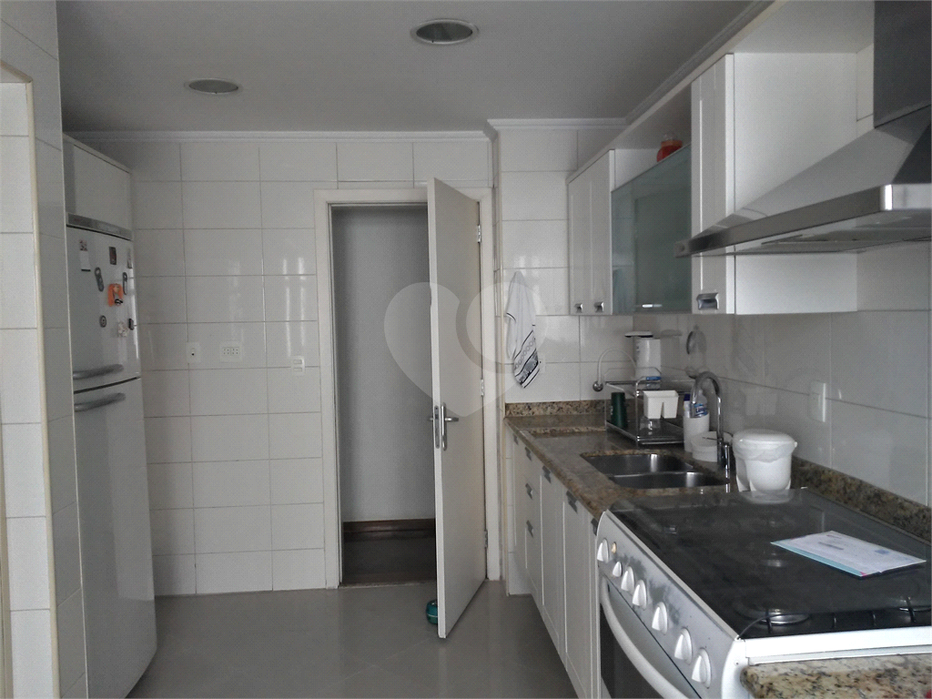 Apartamento à venda com 3 quartos, 180m² - Foto 14