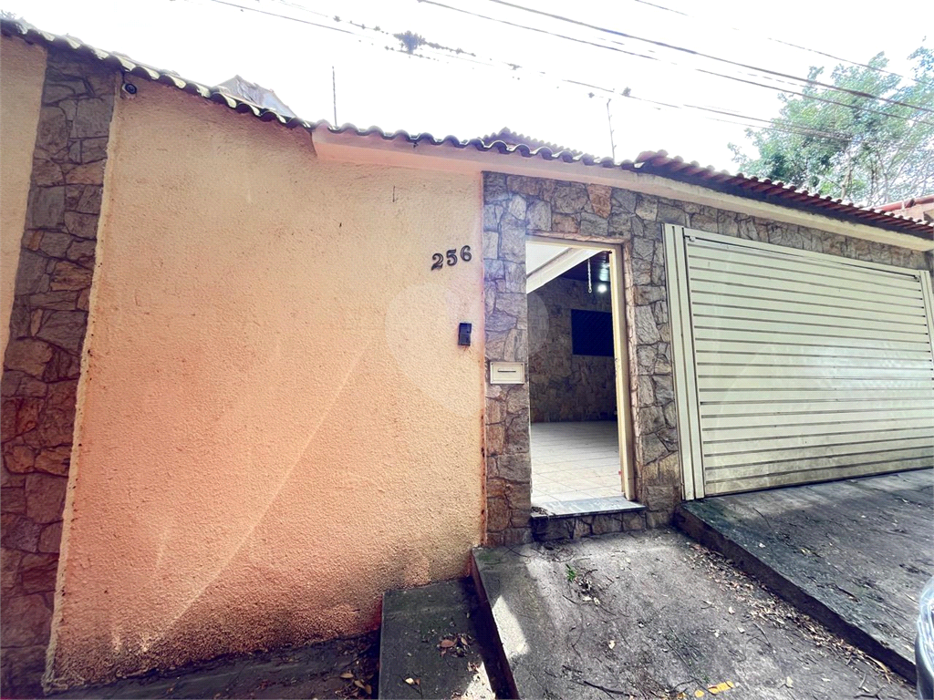 Excelente sobrado em localização privilegiada de Santana com 3 dormitórios, venha conhecer.