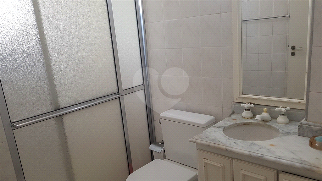 APARTAMENTO em VILA LEONOR