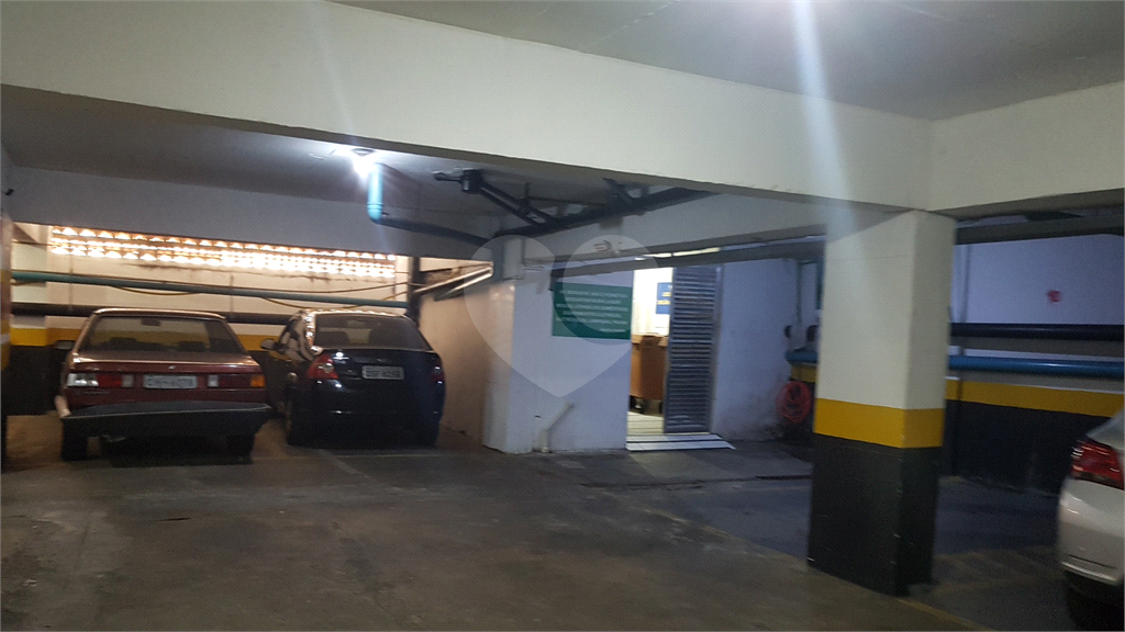 APARTAMENTO em VILA LEONOR