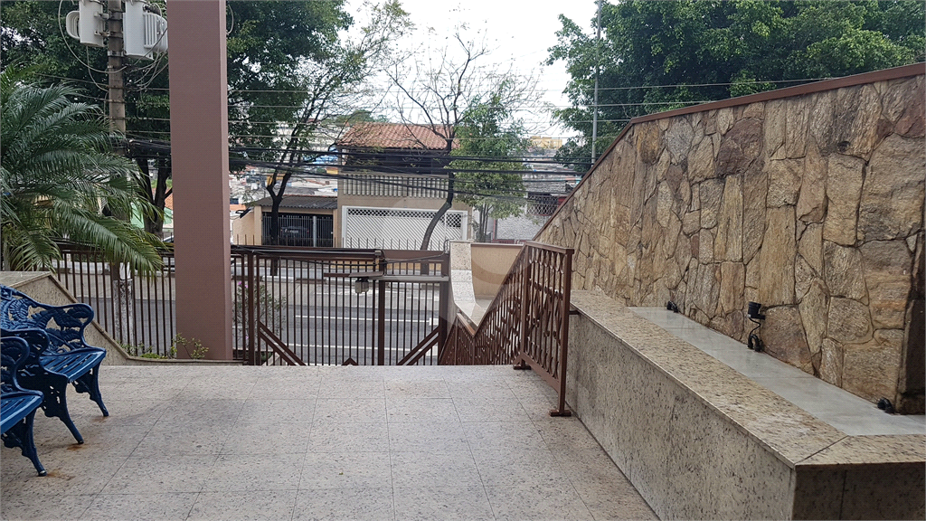 APARTAMENTO em VILA LEONOR