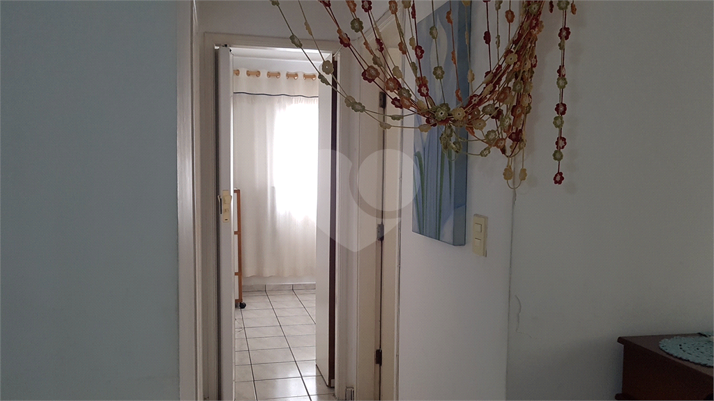 APARTAMENTO em VILA LEONOR