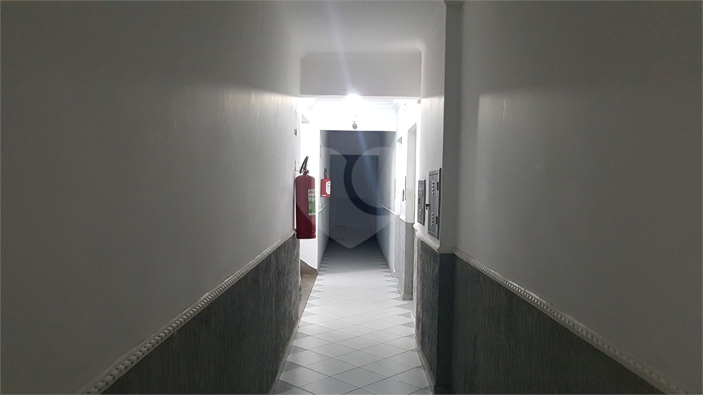 APARTAMENTO em VILA LEONOR
