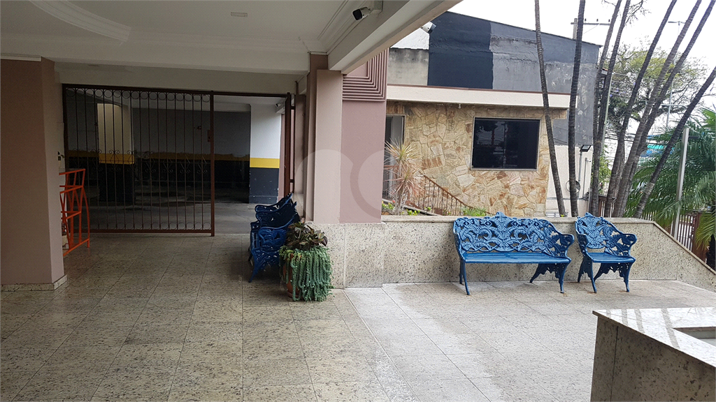 APARTAMENTO em VILA LEONOR