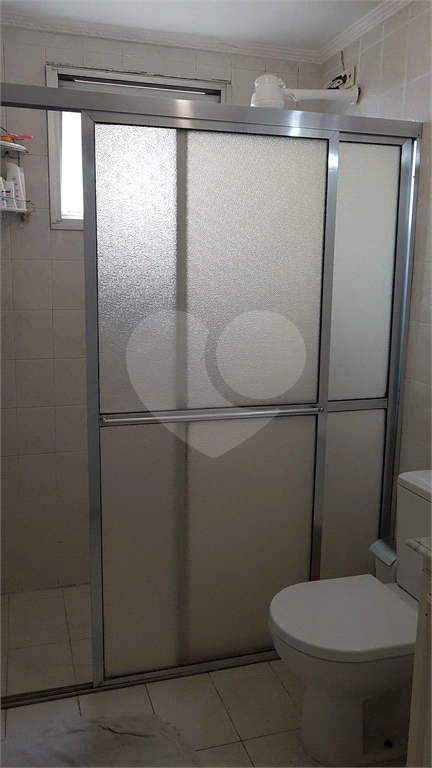 APARTAMENTO em VILA LEONOR