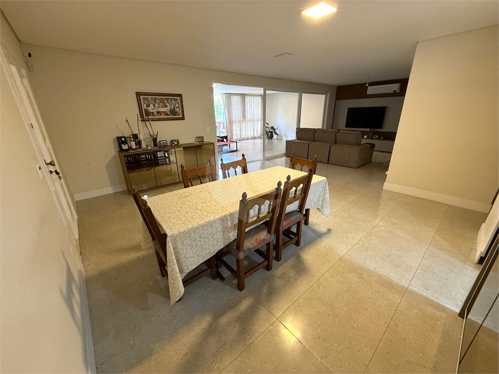 Bela casa assobradada, no bairro Jardim Franca próximo a Padaria Paris!
