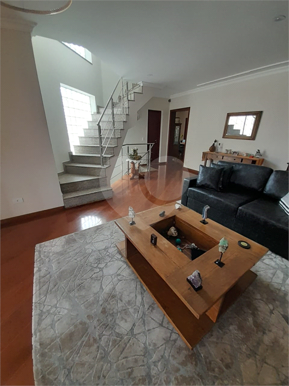 3 AMPLAS SUITES MAIS ECRITORIO MUITO VERDE E AMPLO QUINTAL