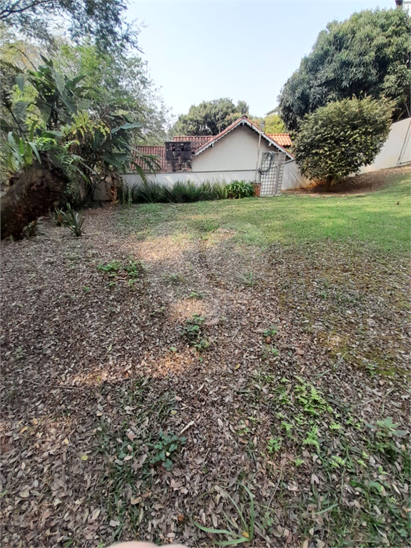 3 AMPLAS SUITES MAIS ECRITORIO MUITO VERDE E AMPLO QUINTAL