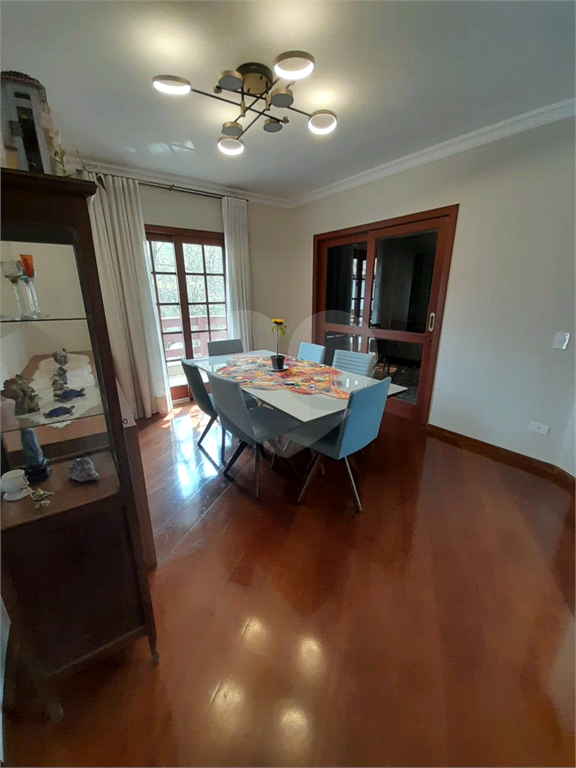 3 AMPLAS SUITES MAIS ECRITORIO MUITO VERDE E AMPLO QUINTAL