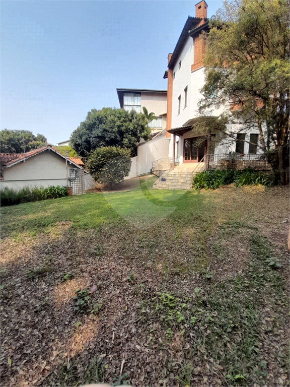 3 AMPLAS SUITES MAIS ECRITORIO MUITO VERDE E AMPLO QUINTAL