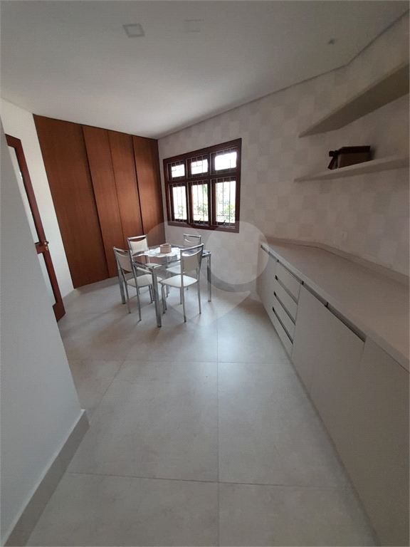 3 AMPLAS SUITES MAIS ECRITORIO MUITO VERDE E AMPLO QUINTAL