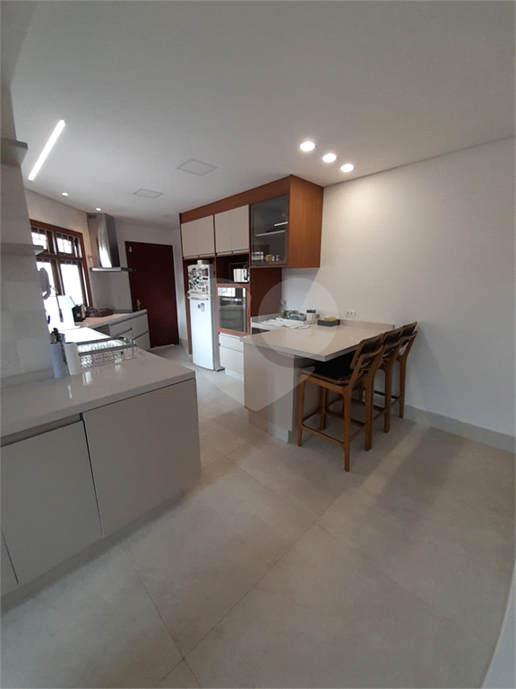 3 AMPLAS SUITES MAIS ECRITORIO MUITO VERDE E AMPLO QUINTAL