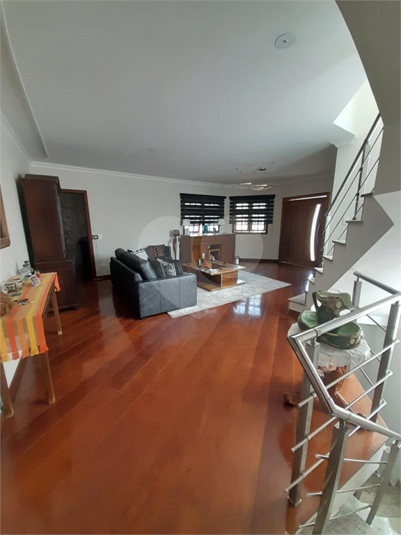 3 AMPLAS SUITES MAIS ECRITORIO MUITO VERDE E AMPLO QUINTAL