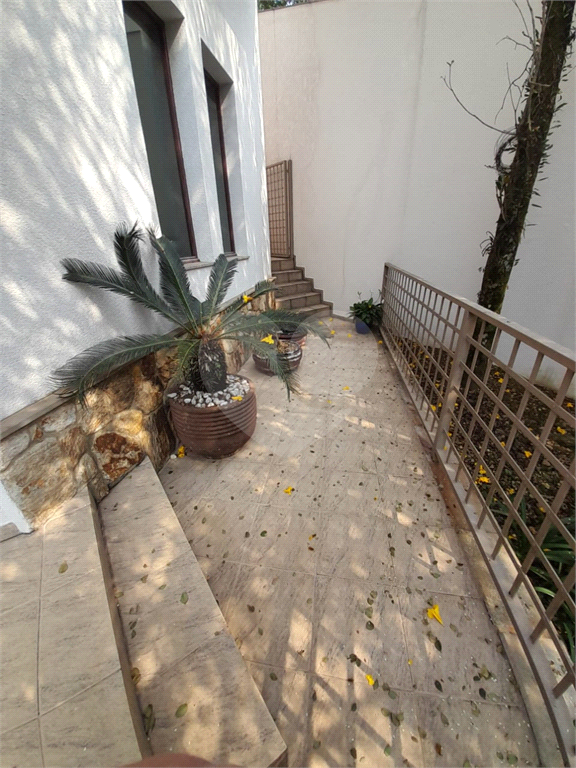 3 AMPLAS SUITES MAIS ECRITORIO MUITO VERDE E AMPLO QUINTAL