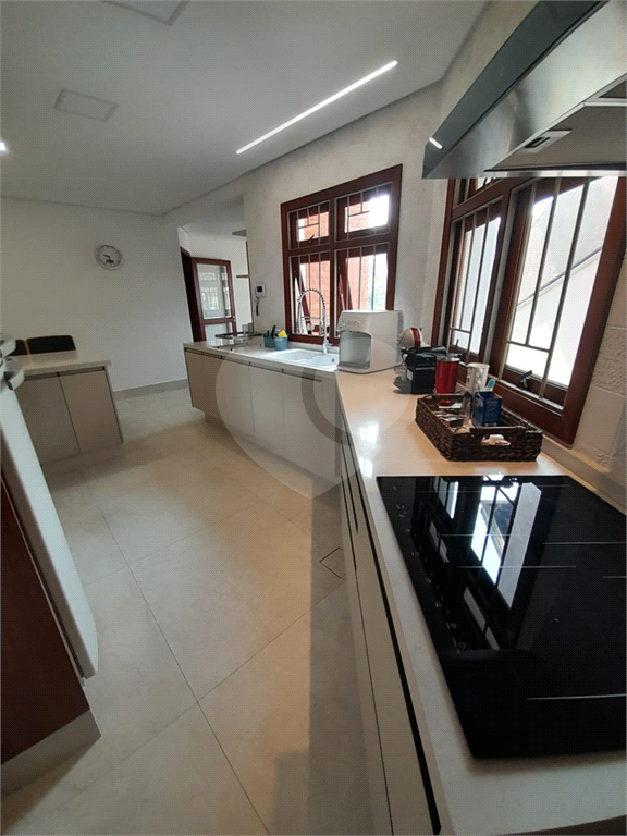 3 AMPLAS SUITES MAIS ECRITORIO MUITO VERDE E AMPLO QUINTAL