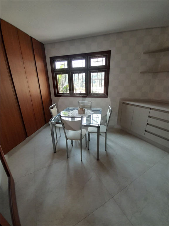3 AMPLAS SUITES MAIS ECRITORIO MUITO VERDE E AMPLO QUINTAL