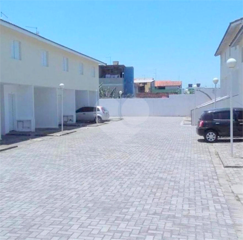 Lindo sobrado localizado em Itaquaquecetuba