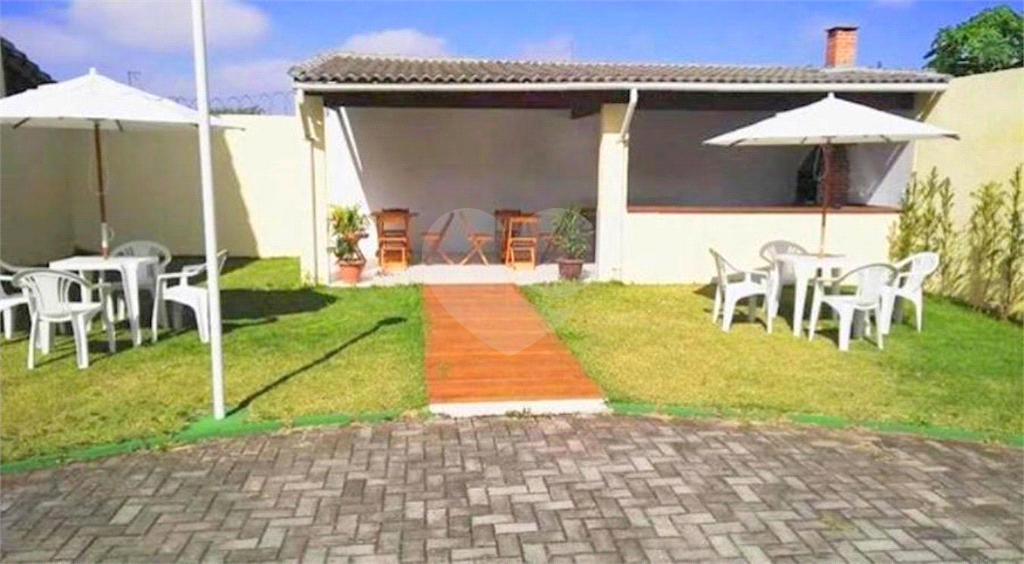 Lindo sobrado localizado em Itaquaquecetuba