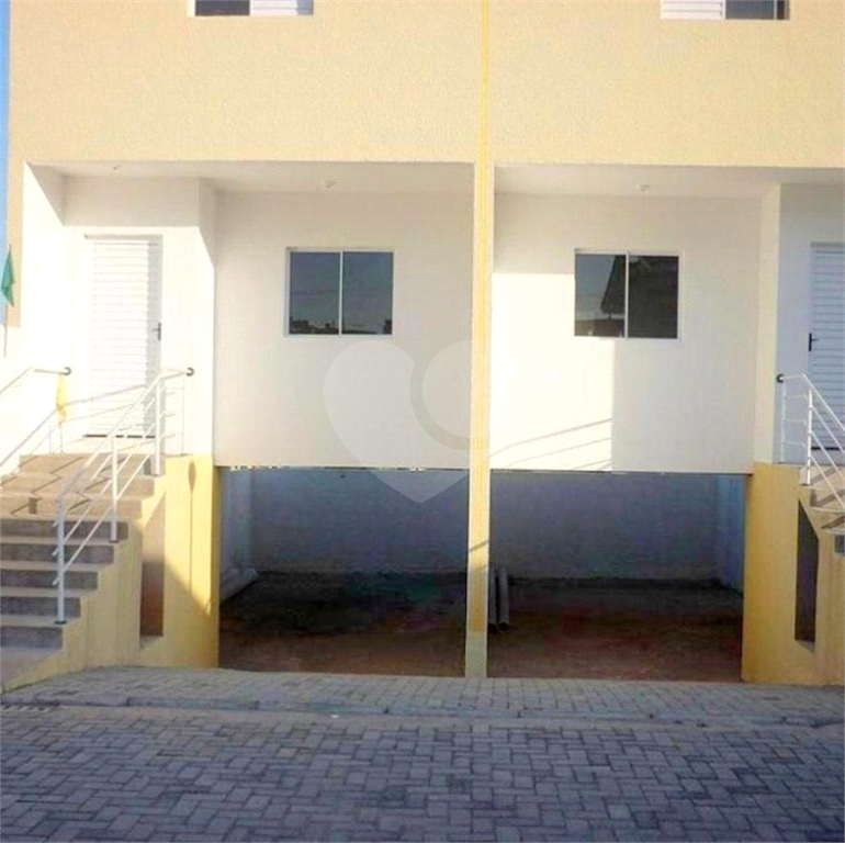 Lindo sobrado localizado em Itaquaquecetuba