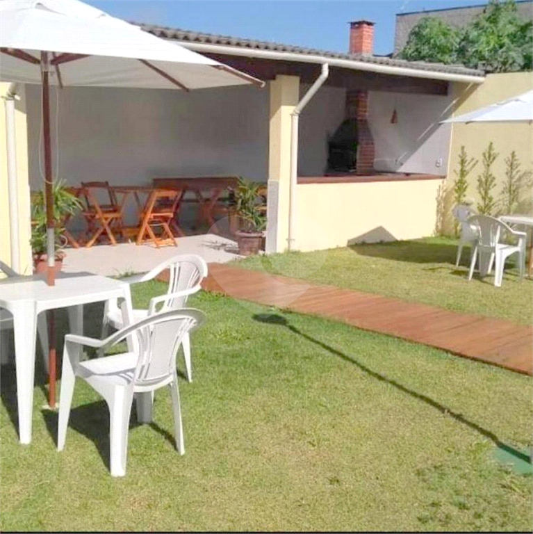 Lindo sobrado localizado em Itaquaquecetuba