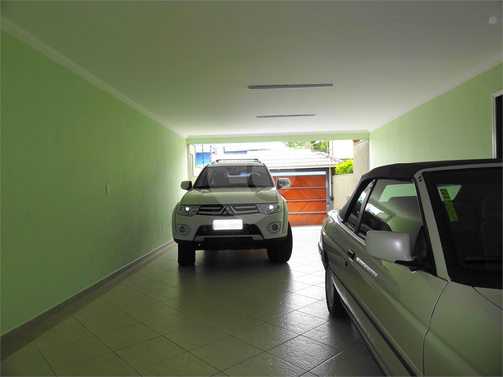 Sobrado com piscina no Horto