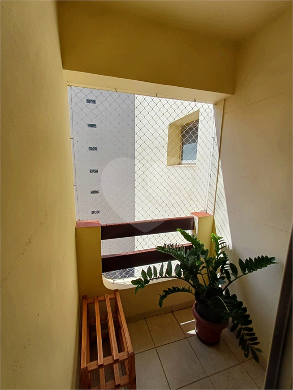 1 dormitório e sala com varanda. 1 vaga.