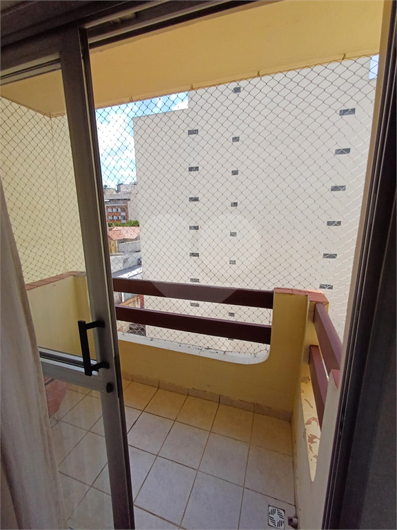 1 dormitório e sala com varanda. 1 vaga.