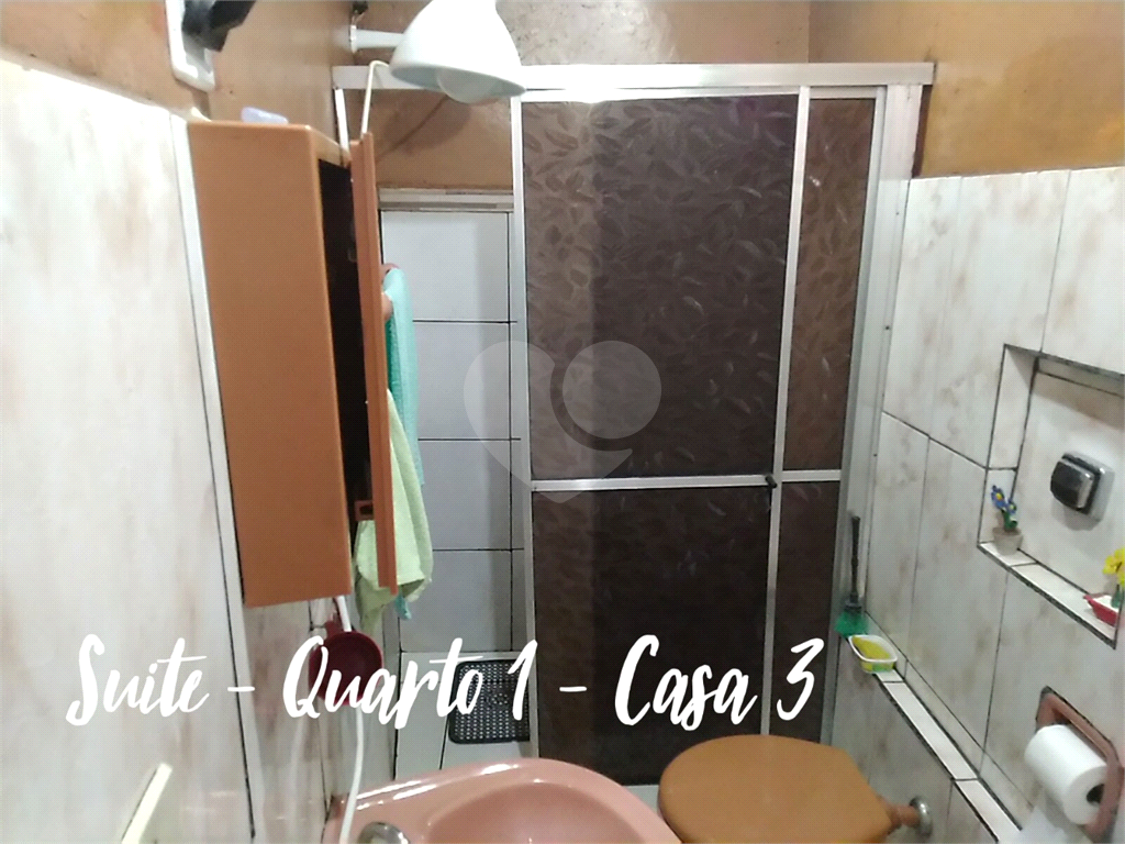 Terreno com 3 casas construídas no Jaraguá