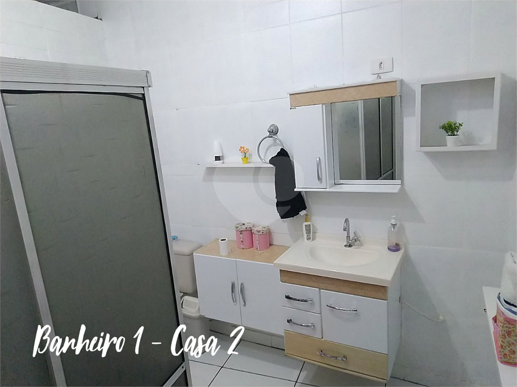 Terreno com 3 casas construídas no Jaraguá