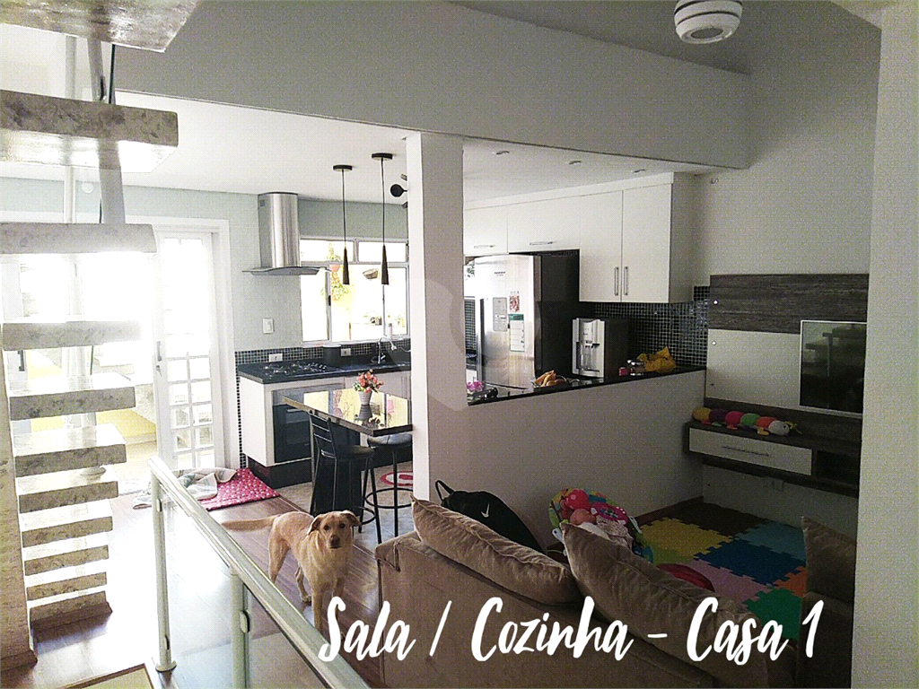 Terreno com 3 casas construídas no Jaraguá