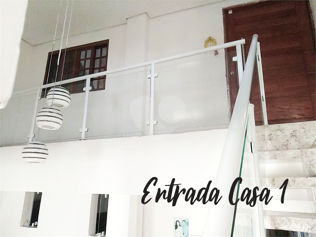 Terreno com 3 casas construídas no Jaraguá