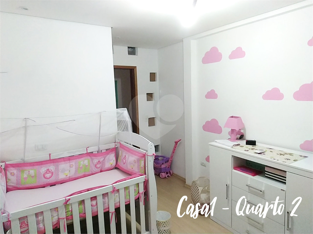 Terreno com 3 casas construídas no Jaraguá