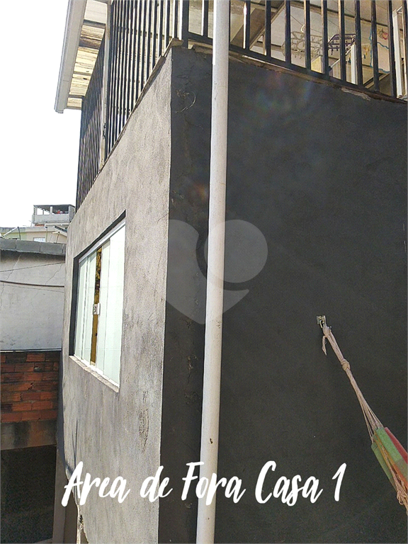 Terreno com 3 casas construídas no Jaraguá