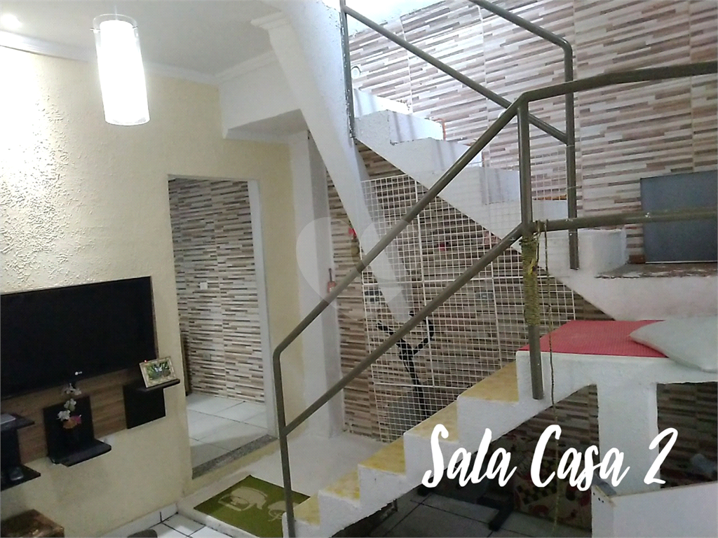 Terreno com 3 casas construídas no Jaraguá