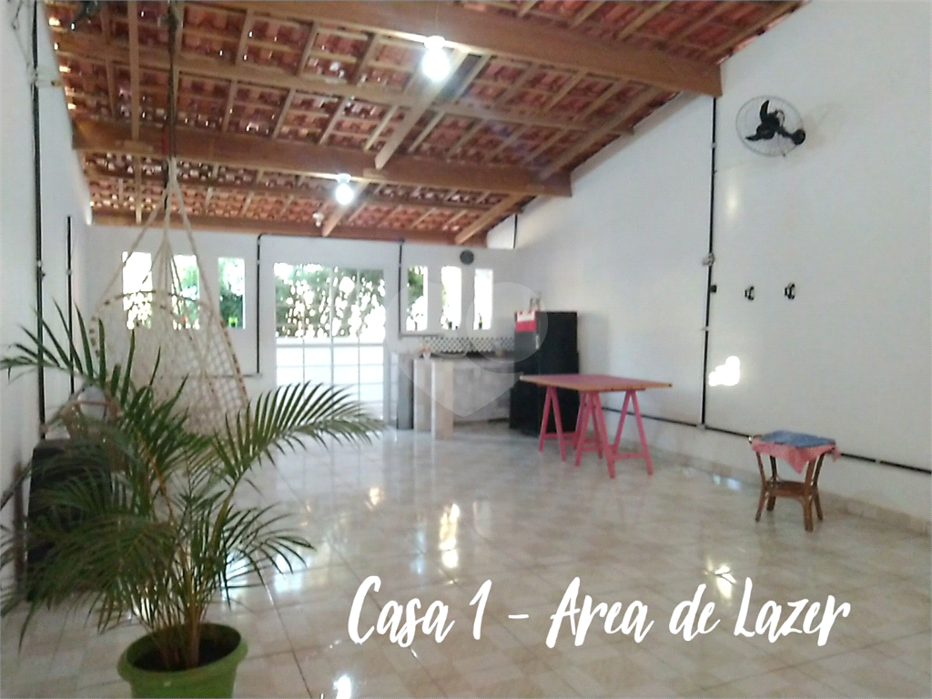 Terreno com 3 casas construídas no Jaraguá